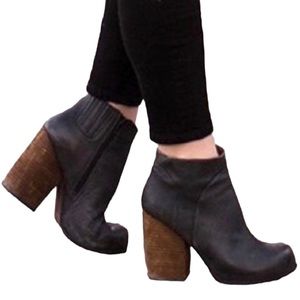 Jeffrey Campbell Women’s 10 Hanger Leather Booties